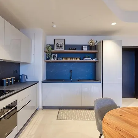 Luxury On 16th Floor In Mercury Tower Apartmán *