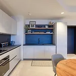 Luxury On 16th Floor In Mercury Tower דירה *