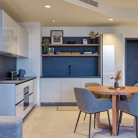 Luxury On 16th Floor In Mercury Tower Apartment