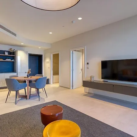 Apartment Luxury On 16th Floor In Mercury Tower