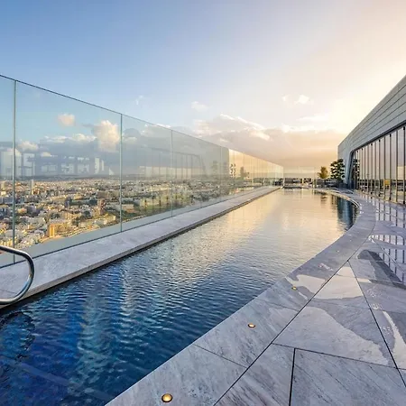 Luxury On 16th Floor In Mercury Tower *