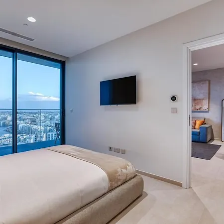 Apartment Luxury On 16th Floor In Mercury Tower