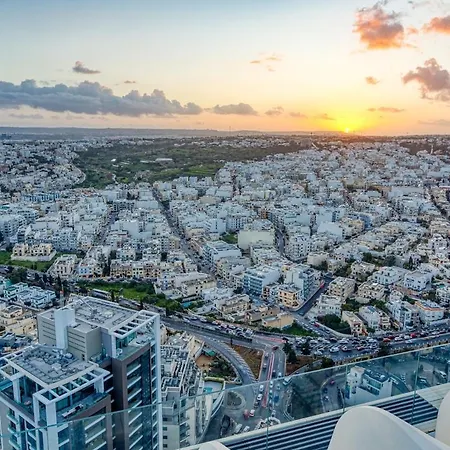 Luxury On 16th Floor In Mercury Tower *