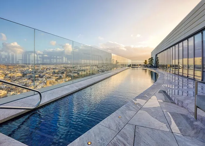 Luxury On 16th Floor In Mercury Tower *